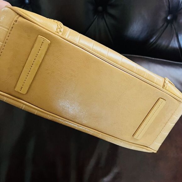 Vintage Bueno Embossed Croc Faux Leather Satchel Bag Purse Duffel Tan Camel Fob - Picture 11 of 14